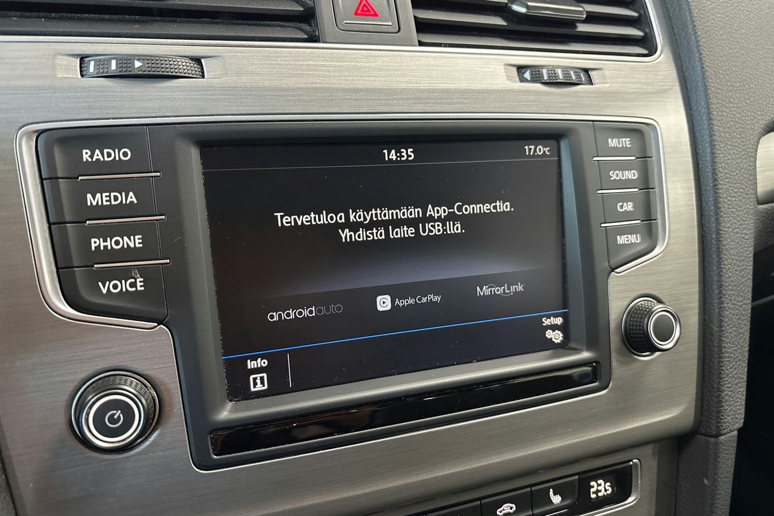 Harmaa Volkswagen GOLF 2016 kuva 21.