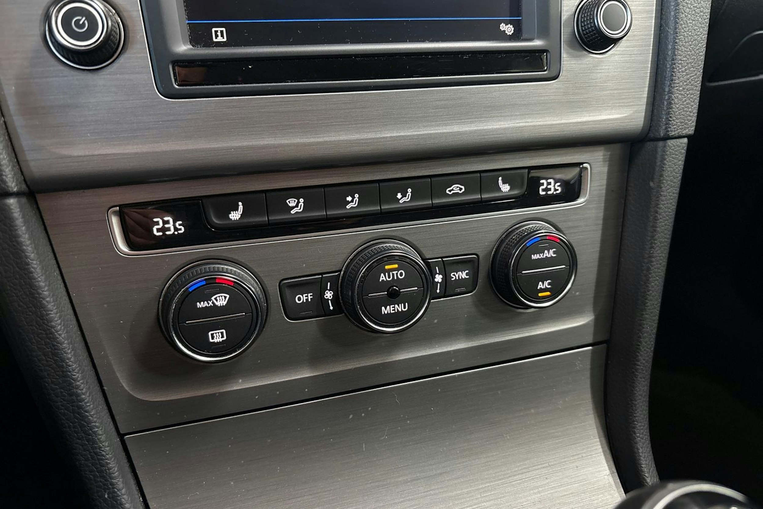 Harmaa Volkswagen GOLF 2016 kuva 22.