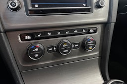 Harmaa Volkswagen GOLF 2016 kuva 22.