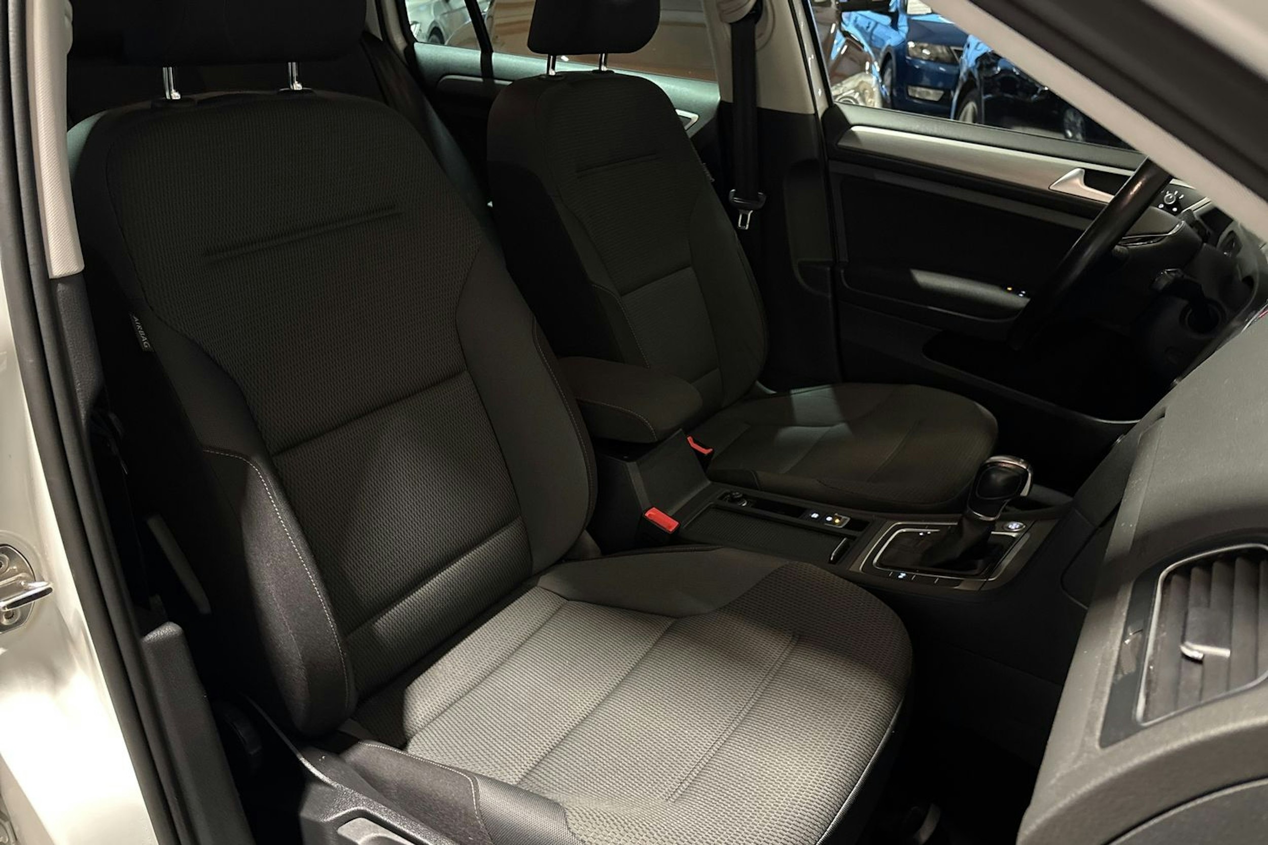 Valkoinen Volkswagen GOLF 2016 kuva 16.