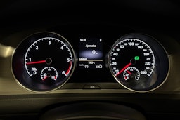 Valkoinen Volkswagen GOLF 2016 kuva 19.