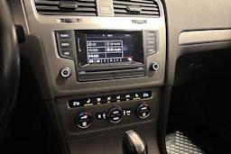 Valkoinen Volkswagen GOLF 2016 kuva 22.