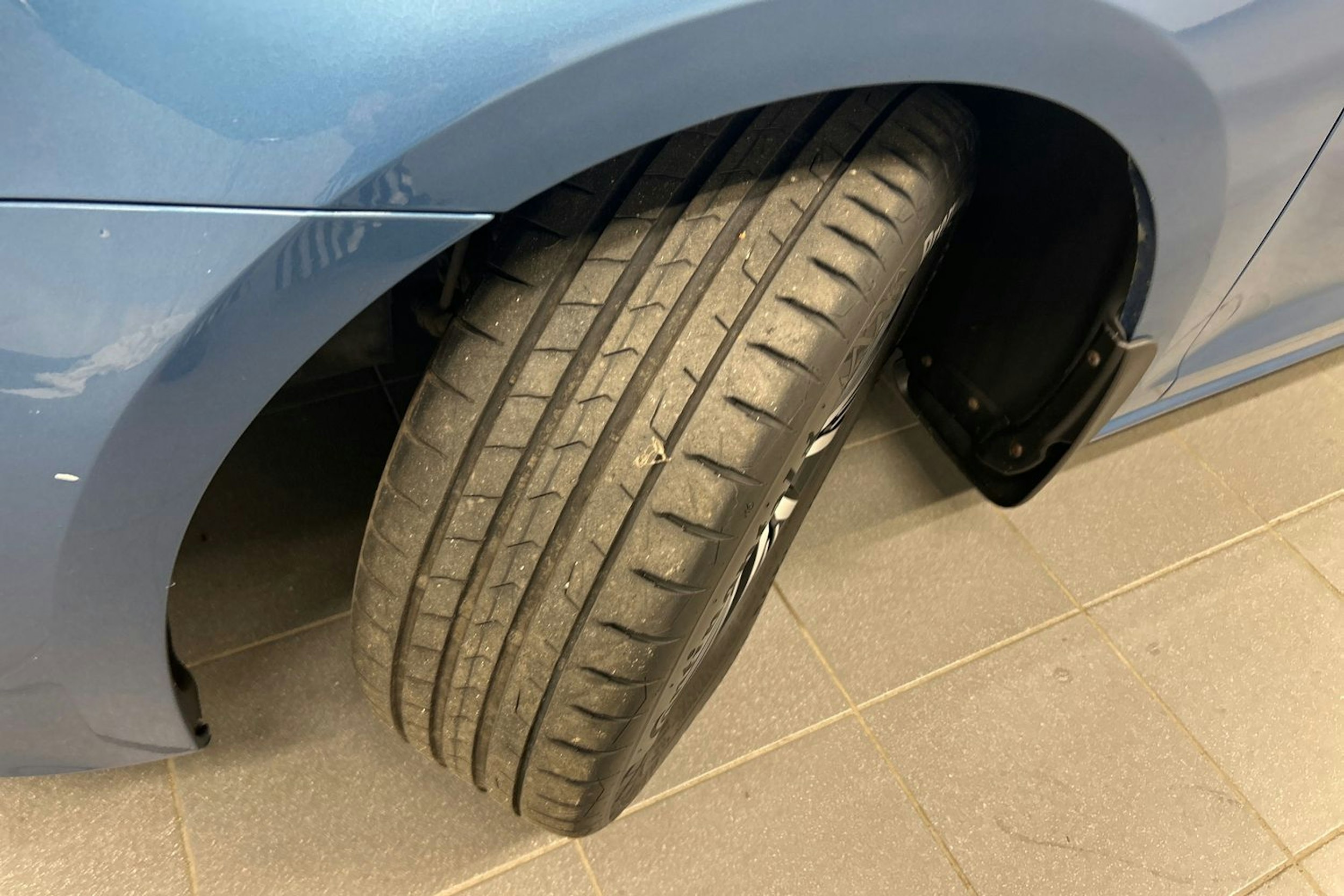 sininen Volkswagen Golf 2016 kuva 13.