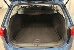 sininen Volkswagen Golf 2016 kuva 16.