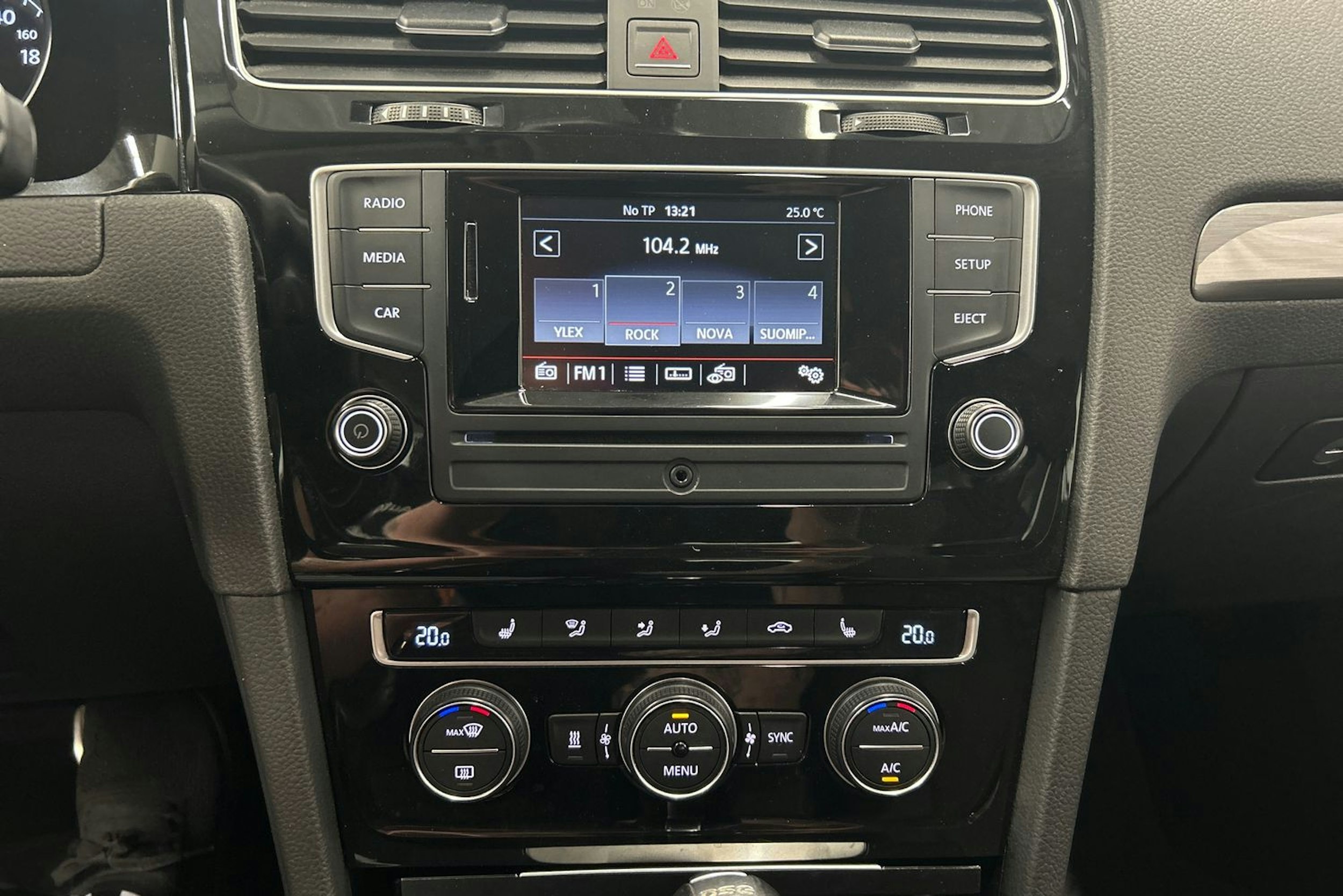 sininen Volkswagen Golf 2016 kuva 21.
