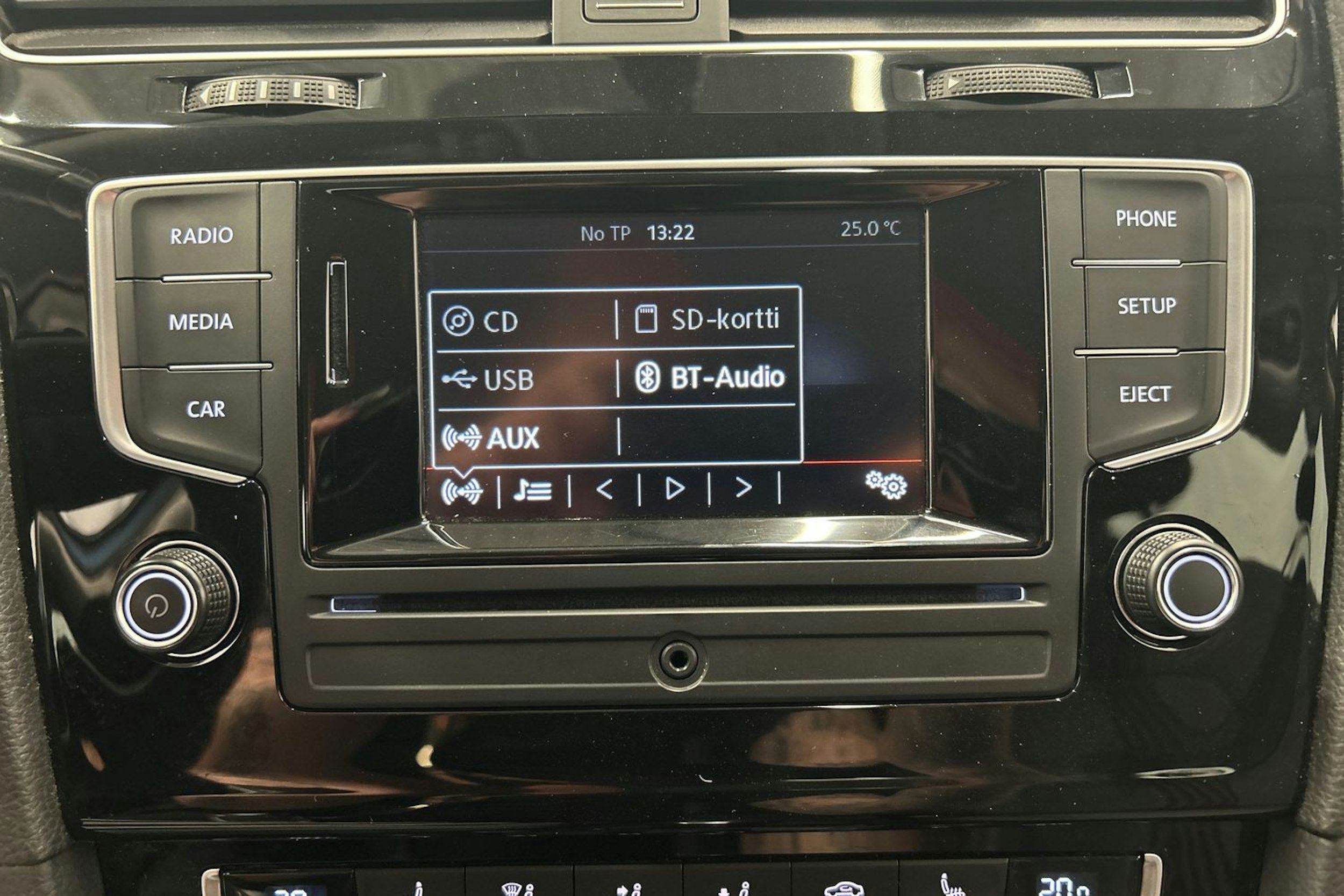 sininen Volkswagen Golf 2016 kuva 22.