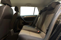 musta Volkswagen Golf 2016 kuva 11.