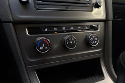 musta Volkswagen Golf 2016 kuva 19.