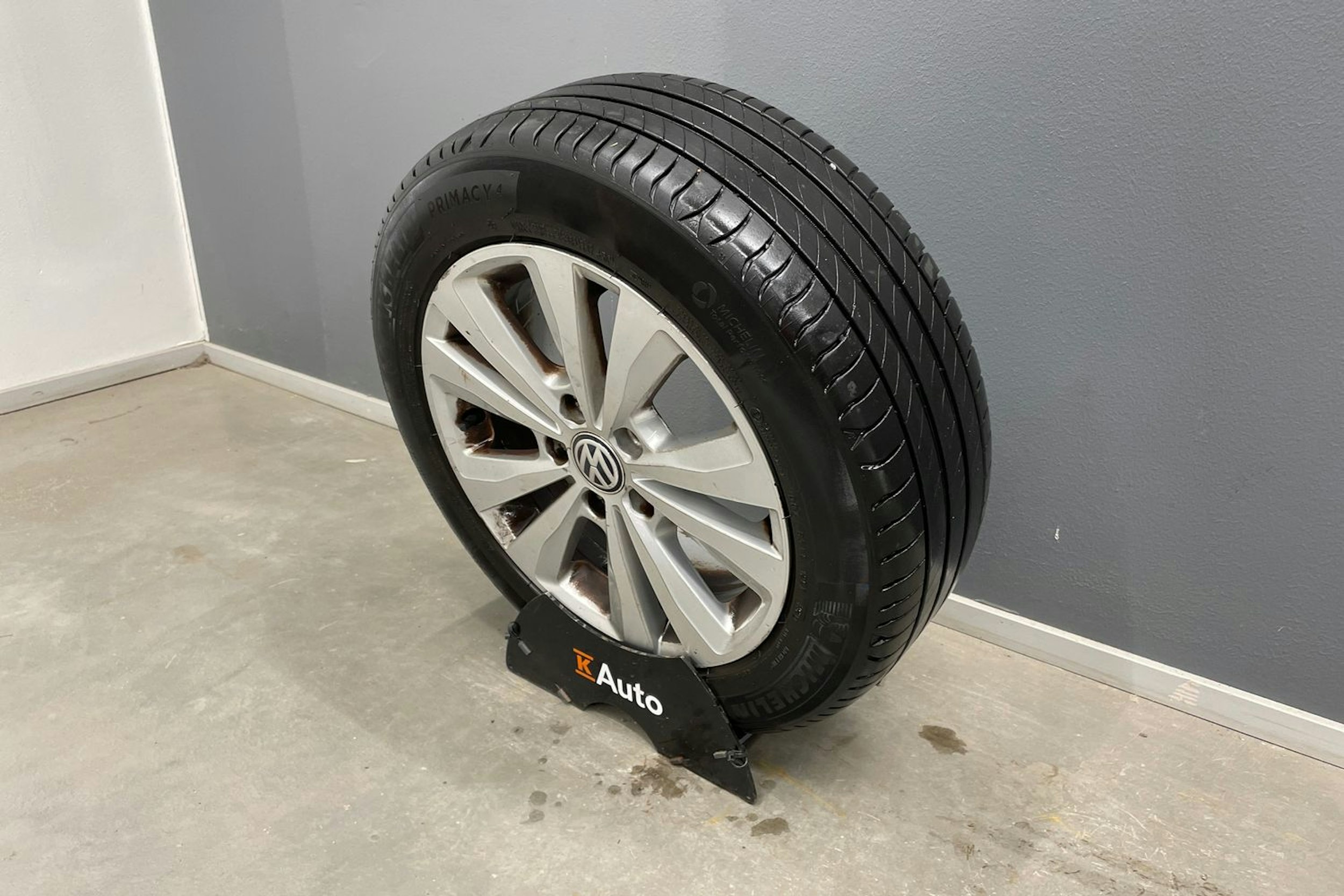 musta Volkswagen Golf 2016 kuva 14.