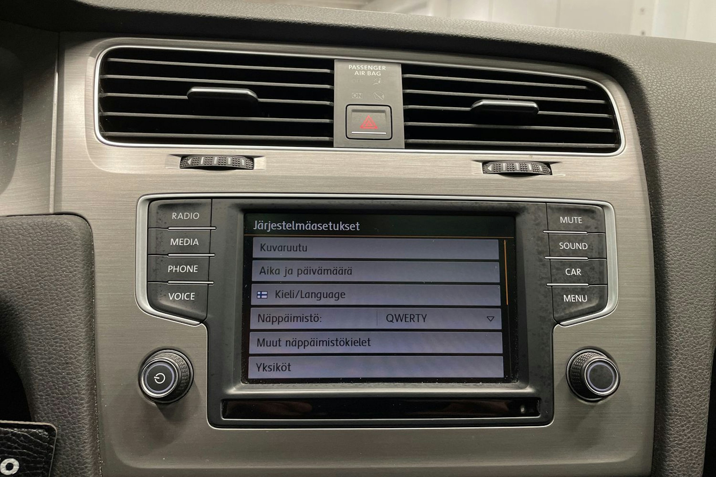 musta Volkswagen Golf 2016 kuva 19.