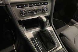 musta Volkswagen Golf 2016 kuva 20.