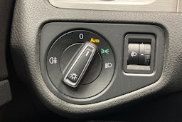 musta Volkswagen Golf 2016 kuva 21.