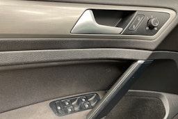 musta Volkswagen Golf 2016 kuva 24.