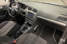 musta Volkswagen Golf 2016 kuva 28.