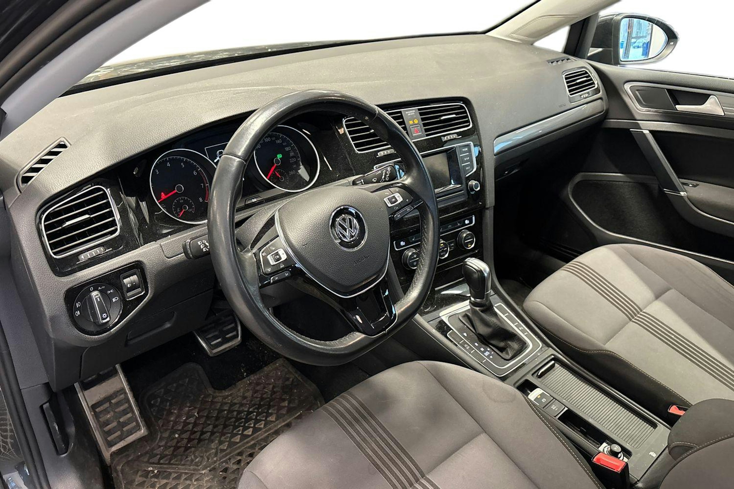 Harmaa Volkswagen GOLF 2016 kuva 3.