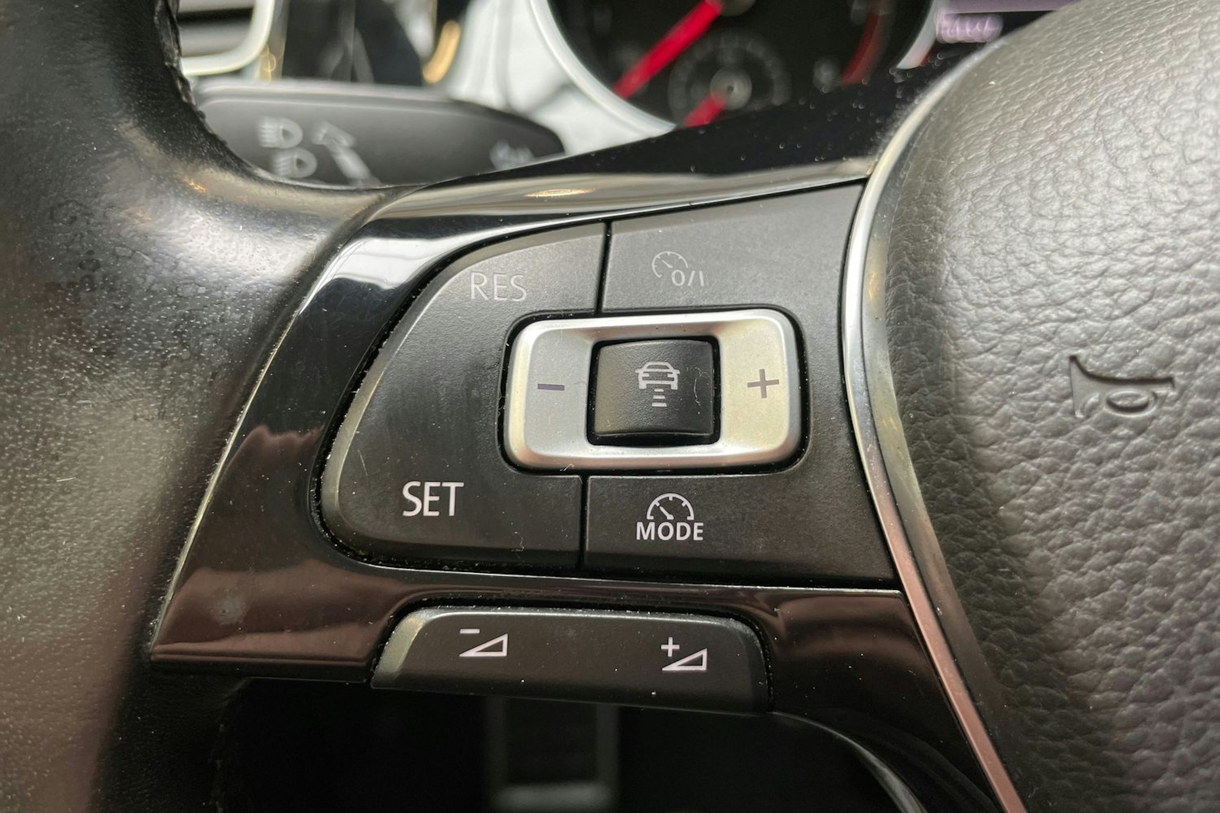 valkoinen Volkswagen Golf 2016 kuva 15.