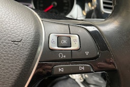valkoinen Volkswagen Golf 2016 kuva 16.