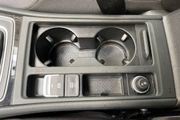 valkoinen Volkswagen Golf 2016 kuva 24.