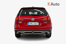 punainen Volkswagen Golf 2017 kuva 4.