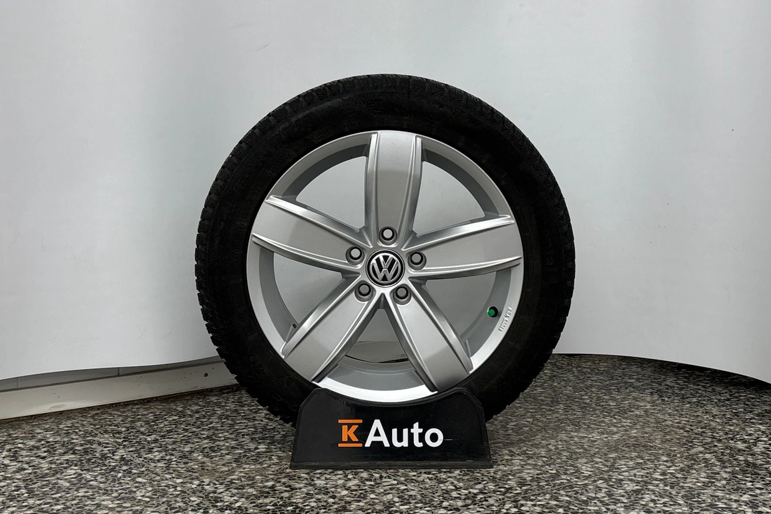 punainen Volkswagen Golf 2017 kuva 13.