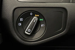 punainen Volkswagen Golf 2017 kuva 22.