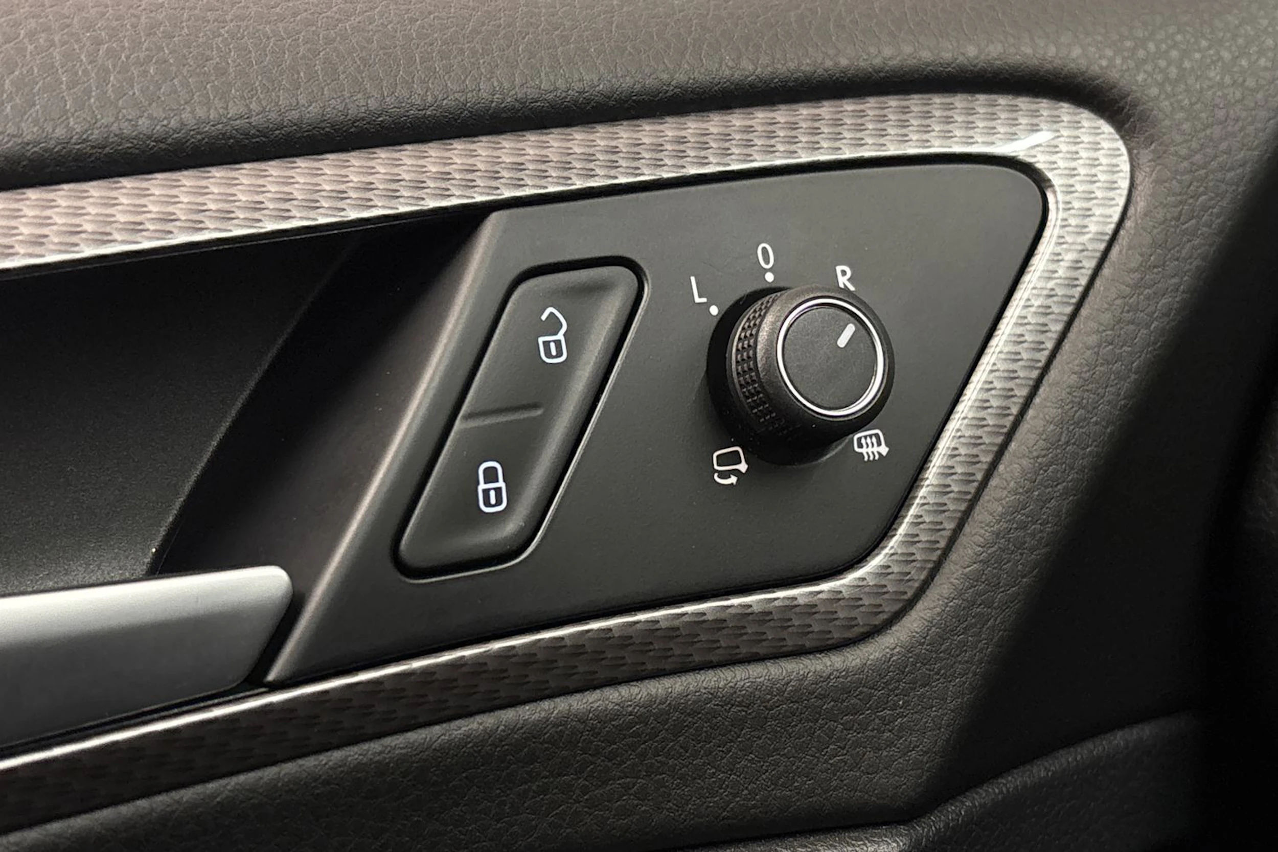 punainen Volkswagen Golf 2017 kuva 23.