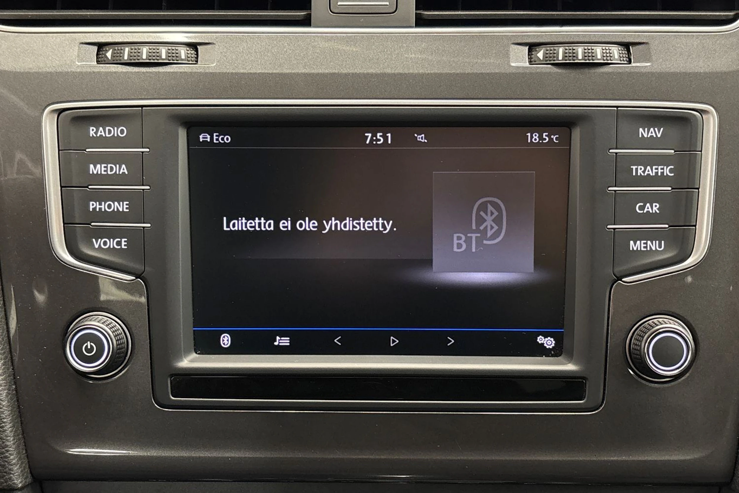 punainen Volkswagen Golf 2017 kuva 24.