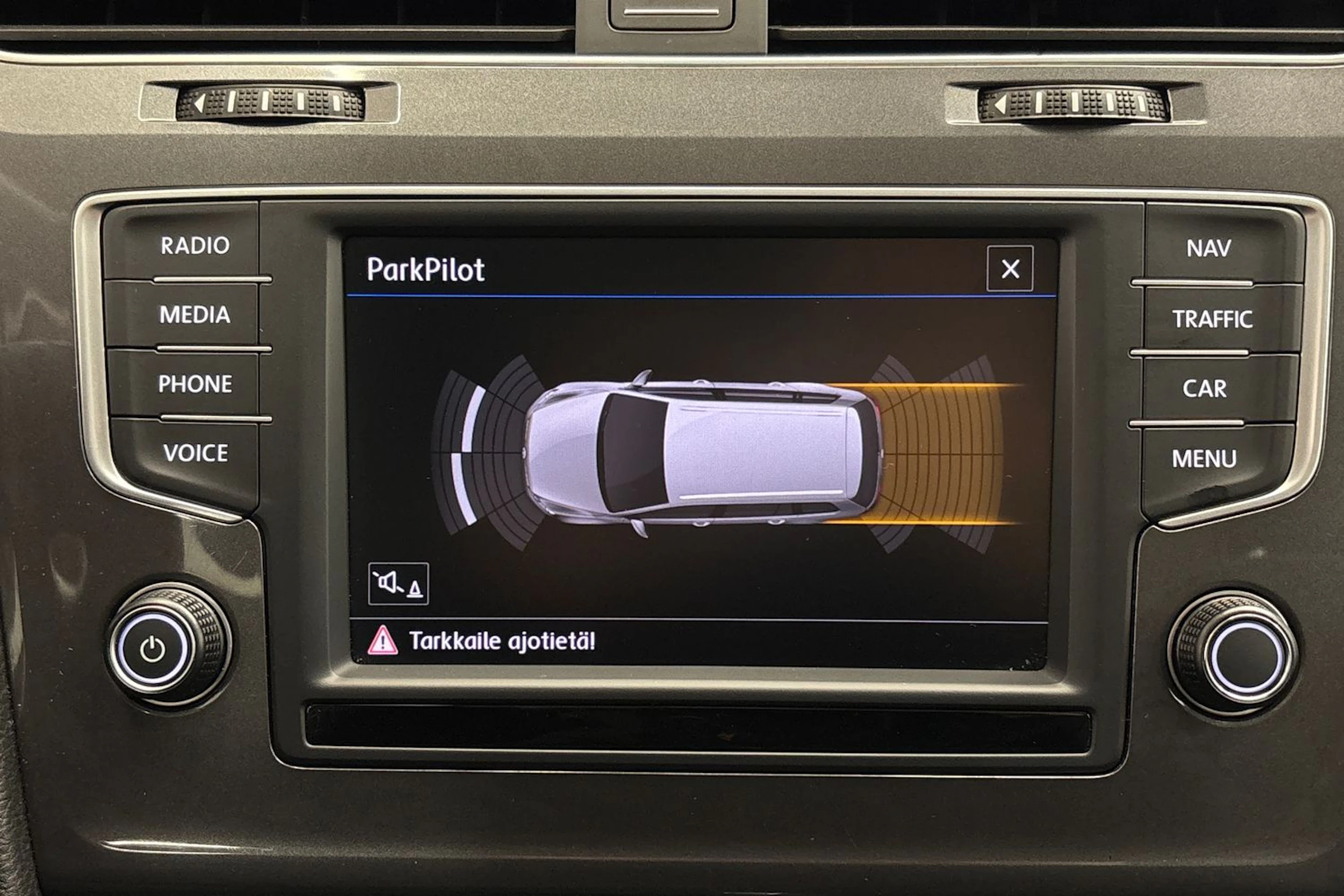 punainen Volkswagen Golf 2017 kuva 29.