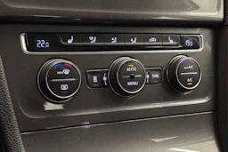 punainen Volkswagen Golf 2017 kuva 30.