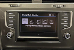 punainen Volkswagen Golf 2017 kuva 31.