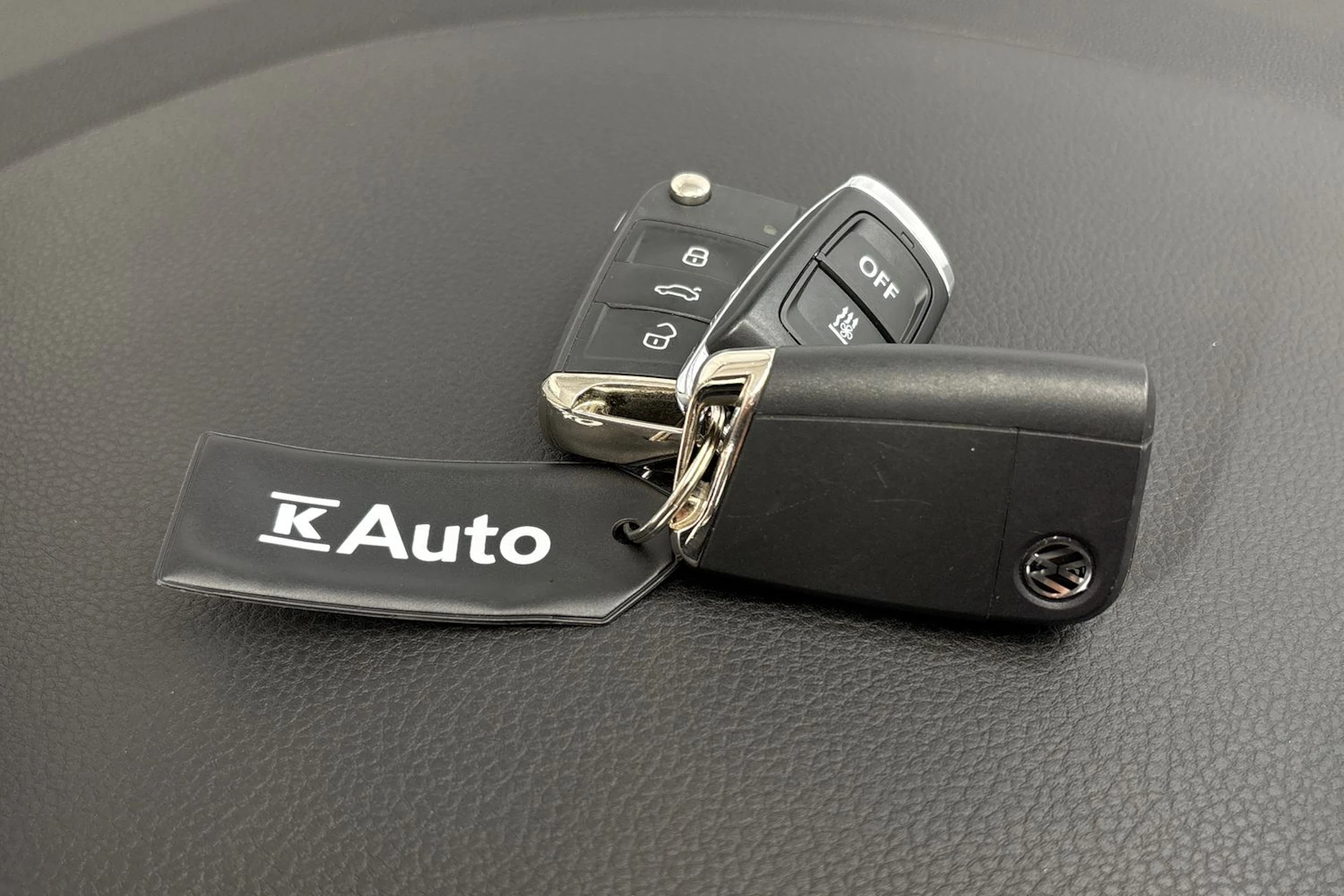 punainen Volkswagen Golf 2017 kuva 35.