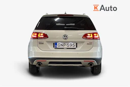 valkoinen Volkswagen Golf 2016 kuva 3.