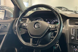 valkoinen Volkswagen Golf 2016 kuva 12.