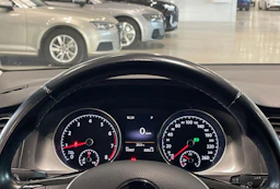 valkoinen Volkswagen Golf 2016 kuva 13.