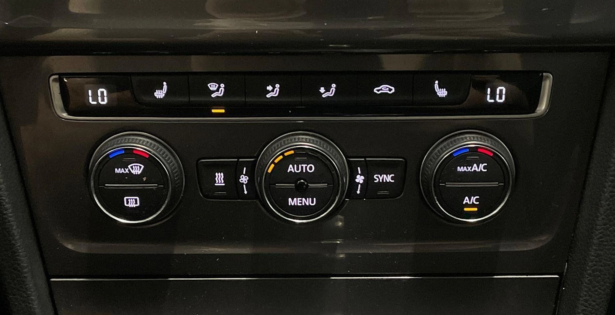 valkoinen Volkswagen Golf 2016 kuva 22.