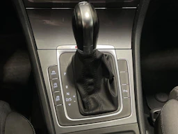 valkoinen Volkswagen Golf 2016 kuva 23.