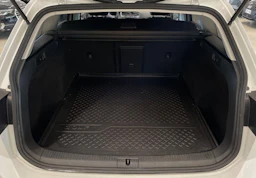 valkoinen Volkswagen Golf 2016 kuva 26.