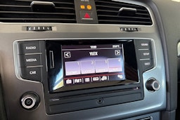 valkoinen Volkswagen Golf 2016 kuva 15.