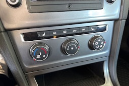 valkoinen Volkswagen Golf 2016 kuva 16.