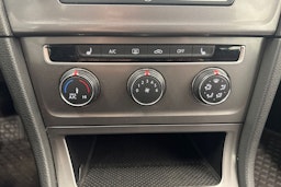 valkoinen Volkswagen Golf 2016 kuva 25.