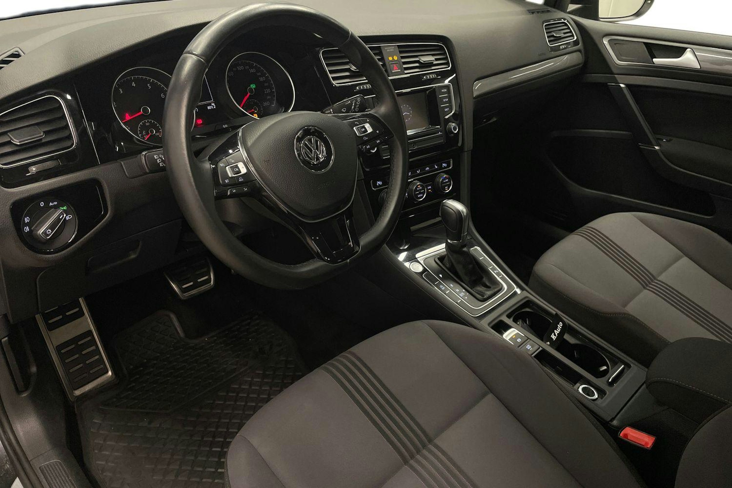 Harmaa Volkswagen GOLF 2016 kuva 7.
