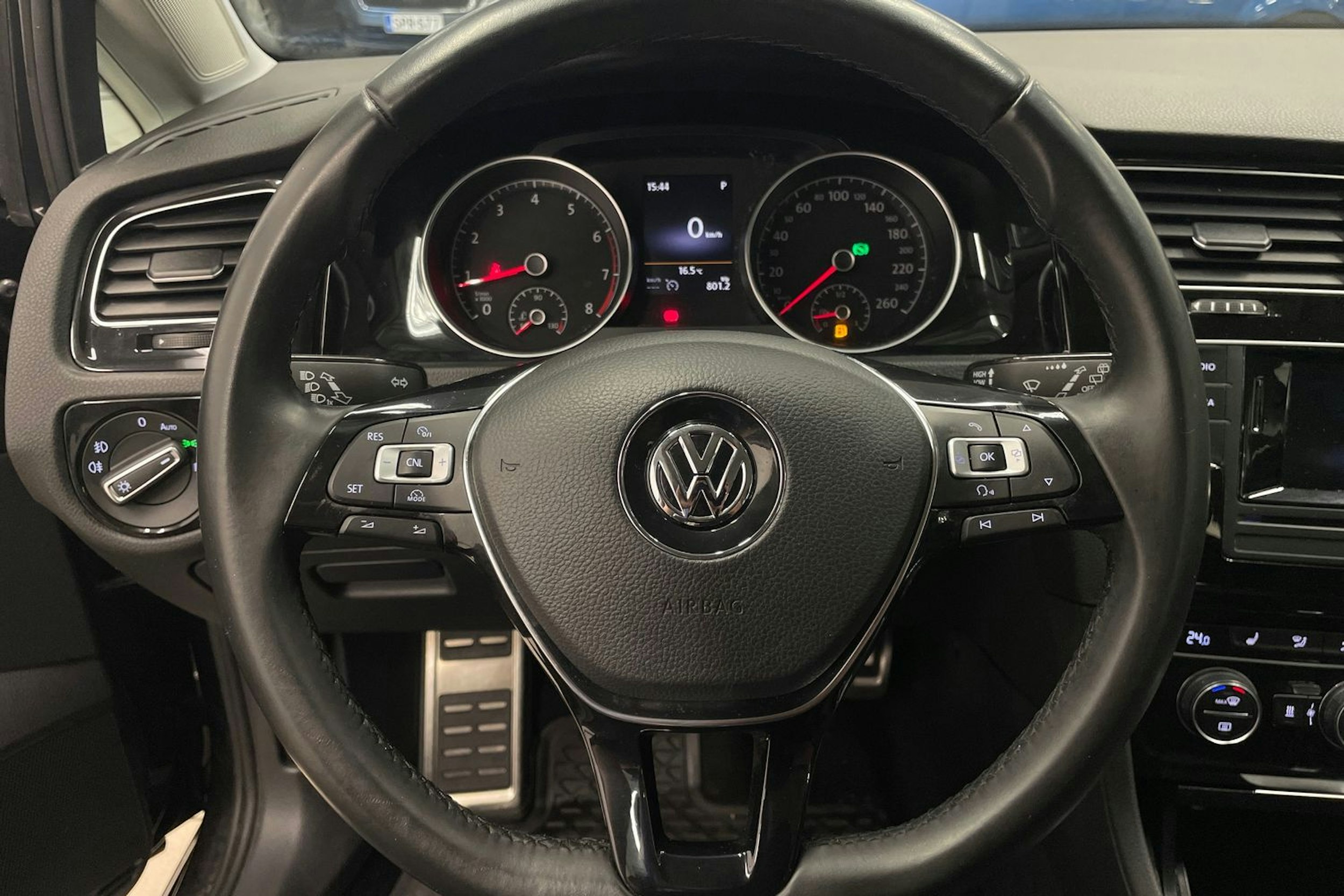 Harmaa Volkswagen GOLF 2016 kuva 16.