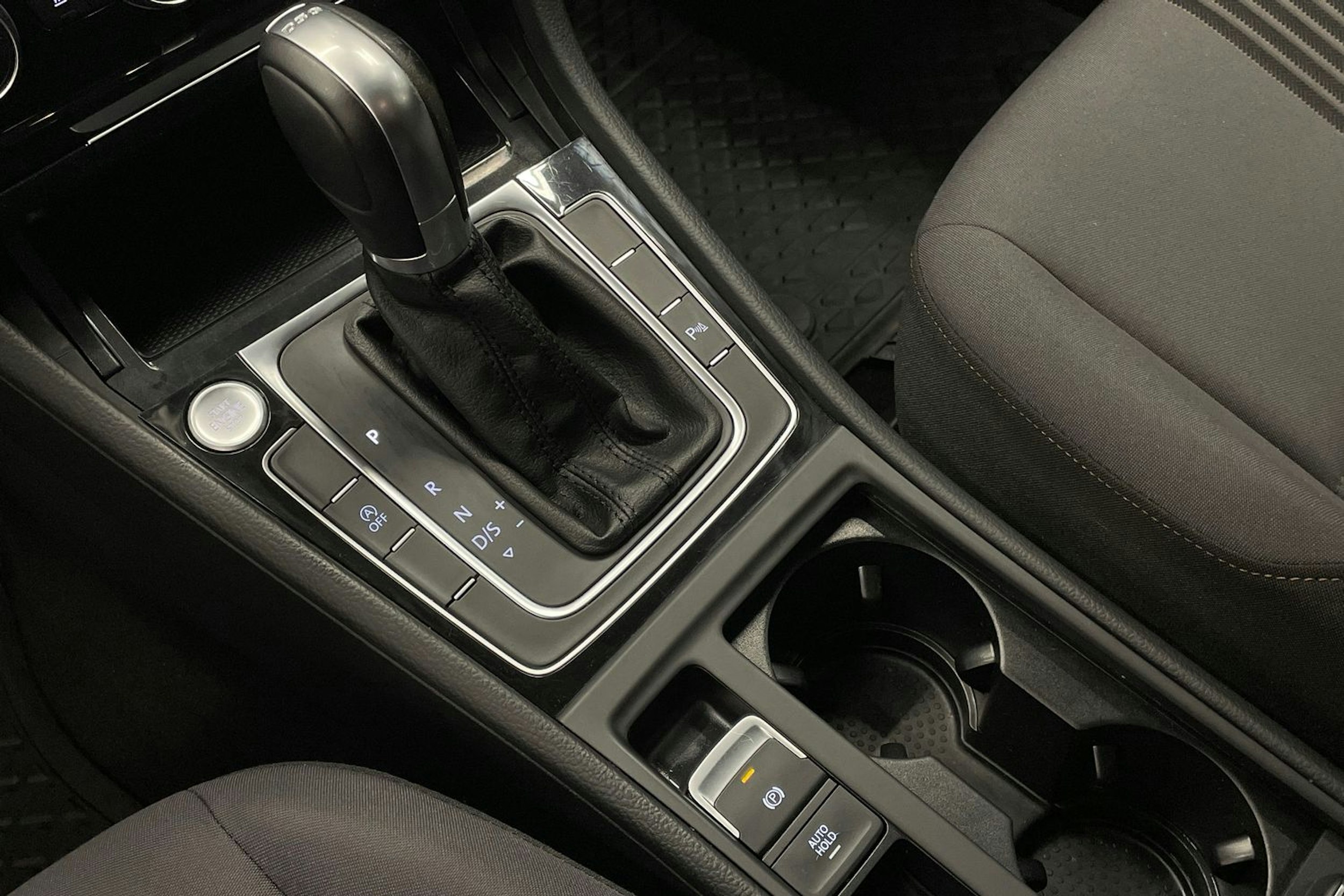 Harmaa Volkswagen GOLF 2016 kuva 17.