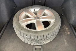 Punainen Volkswagen GOLF 2016 kuva 10.