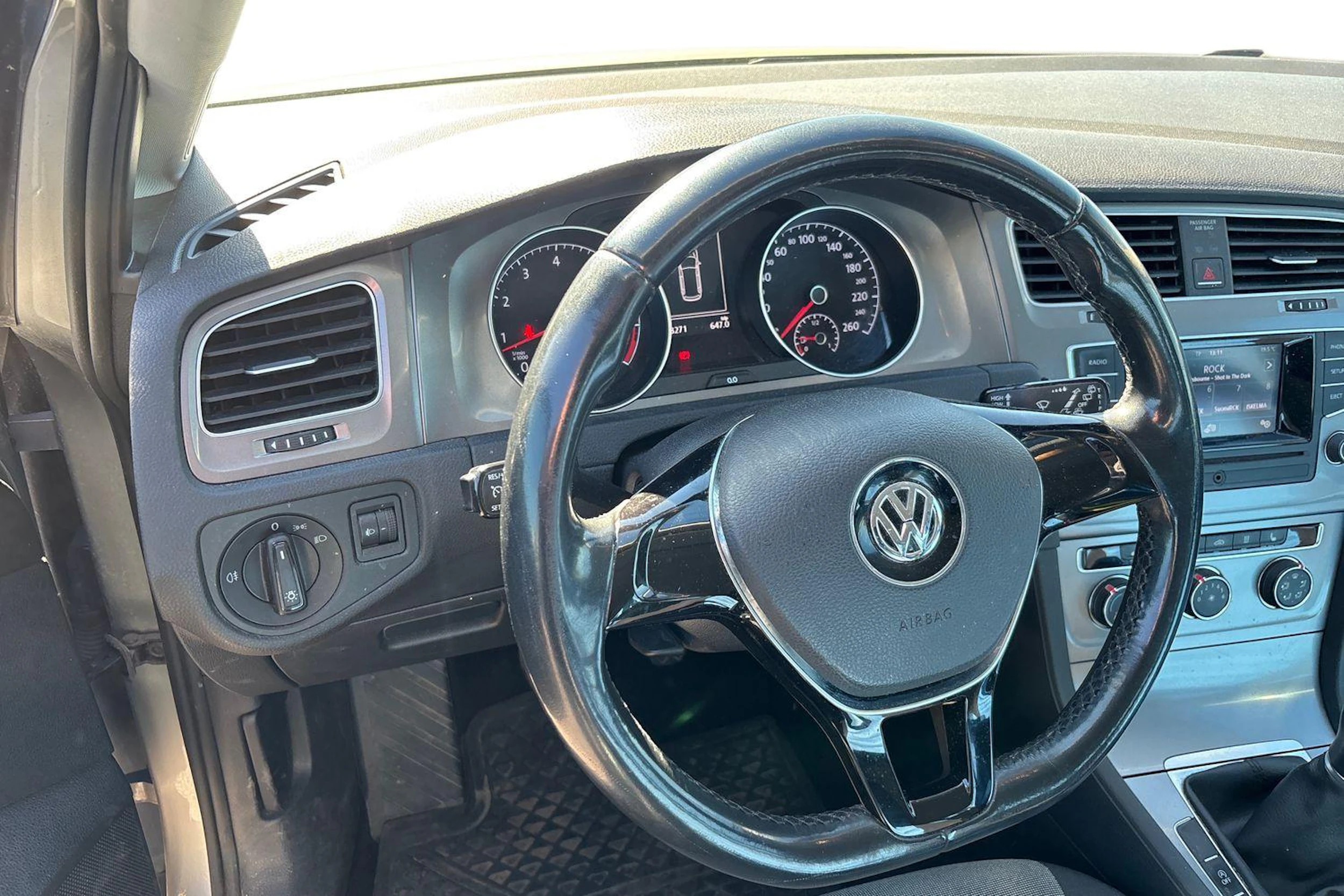 harmaa Volkswagen Golf 2016 kuva 3.