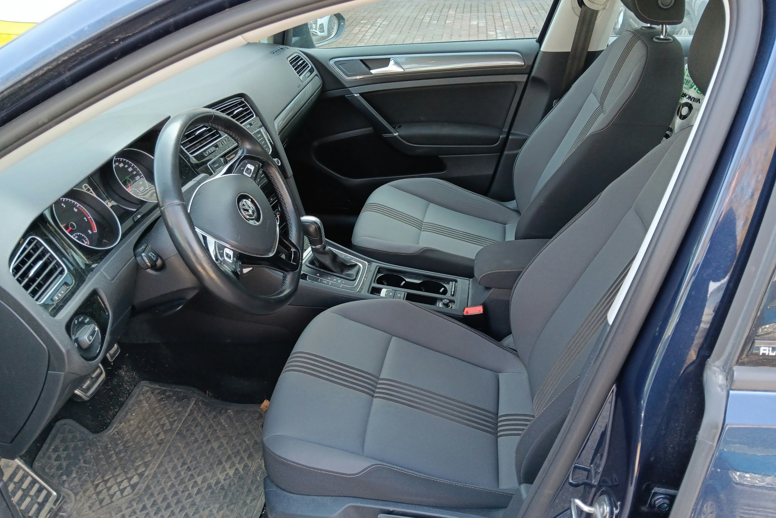Sininen Volkswagen GOLF 2016 kuva 3.