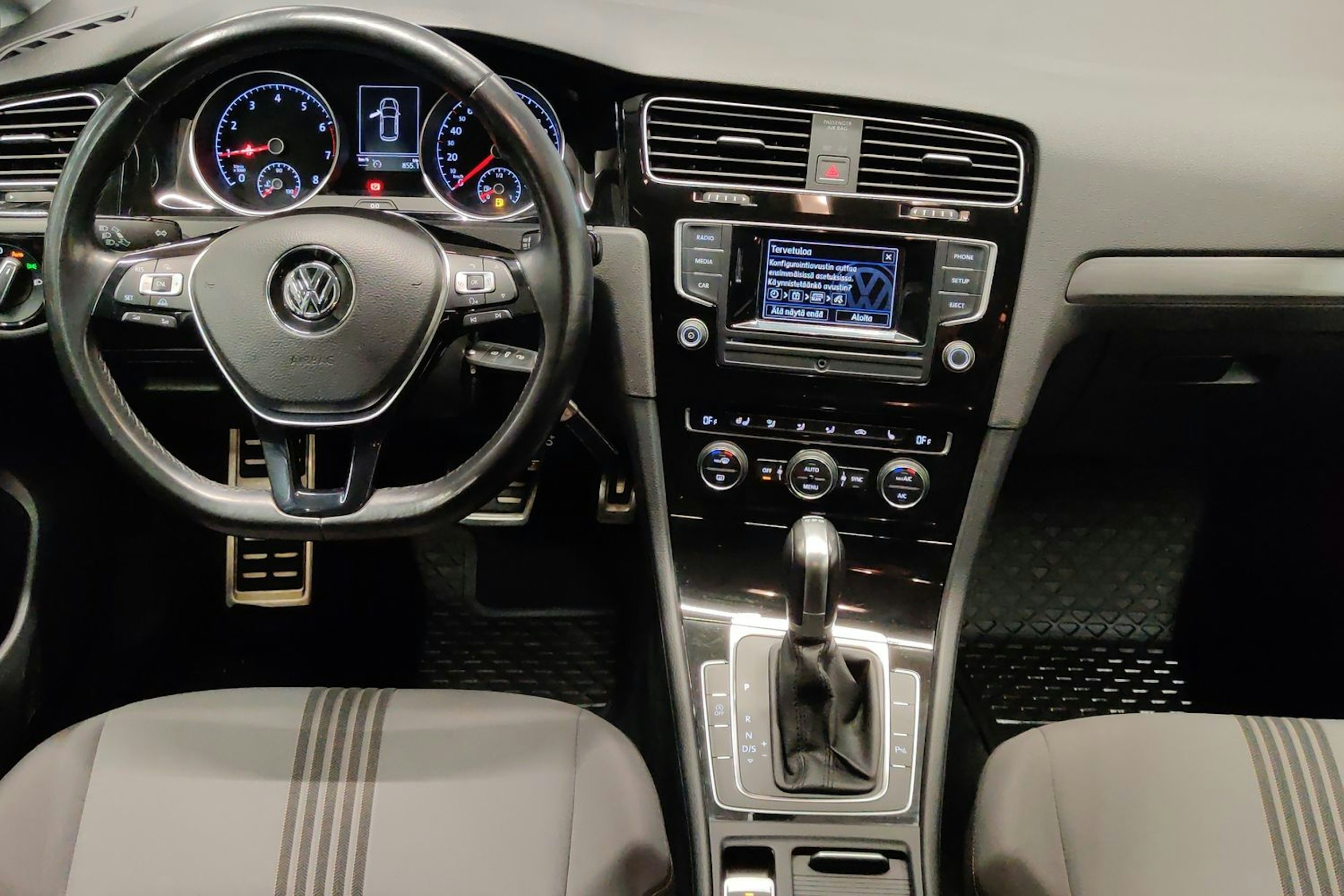 Sininen Volkswagen GOLF 2016 kuva 9.