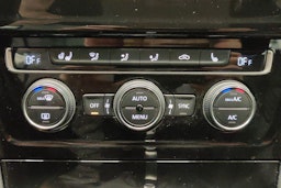 Sininen Volkswagen GOLF 2016 kuva 17.
