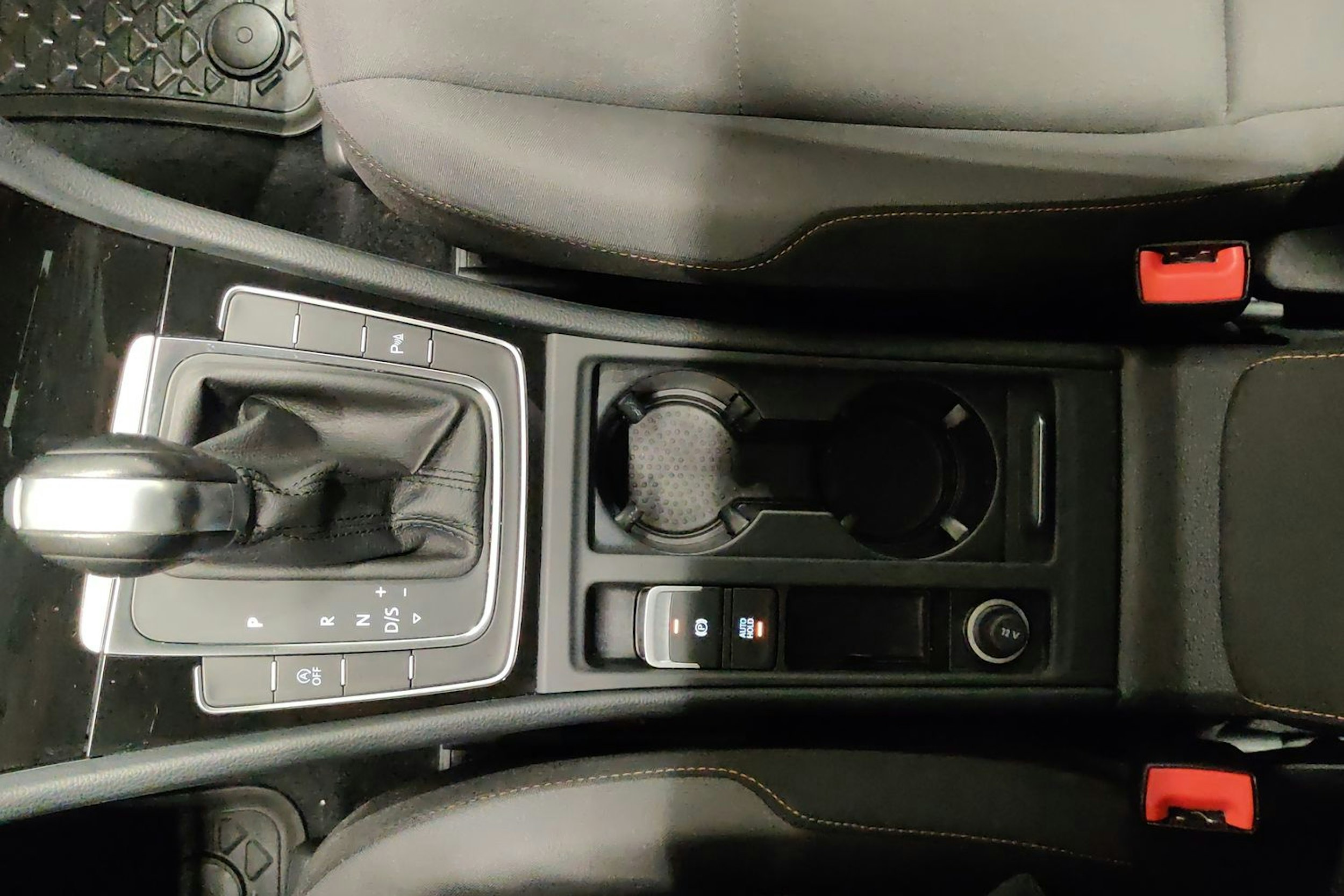 Sininen Volkswagen GOLF 2016 kuva 18.