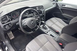 musta Volkswagen Golf 2016 kuva 3.